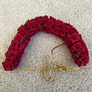 Ethnic Induan Wear Red rose gajra for hair